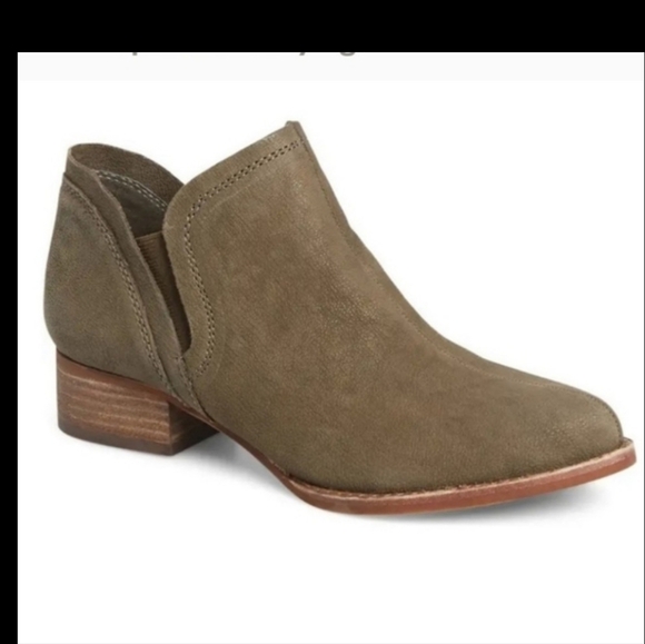 Vince Camuto Carlal Taupe Leather Booties Luxury Silk Goat Texture Ankle Boots - Picture 7 of 16